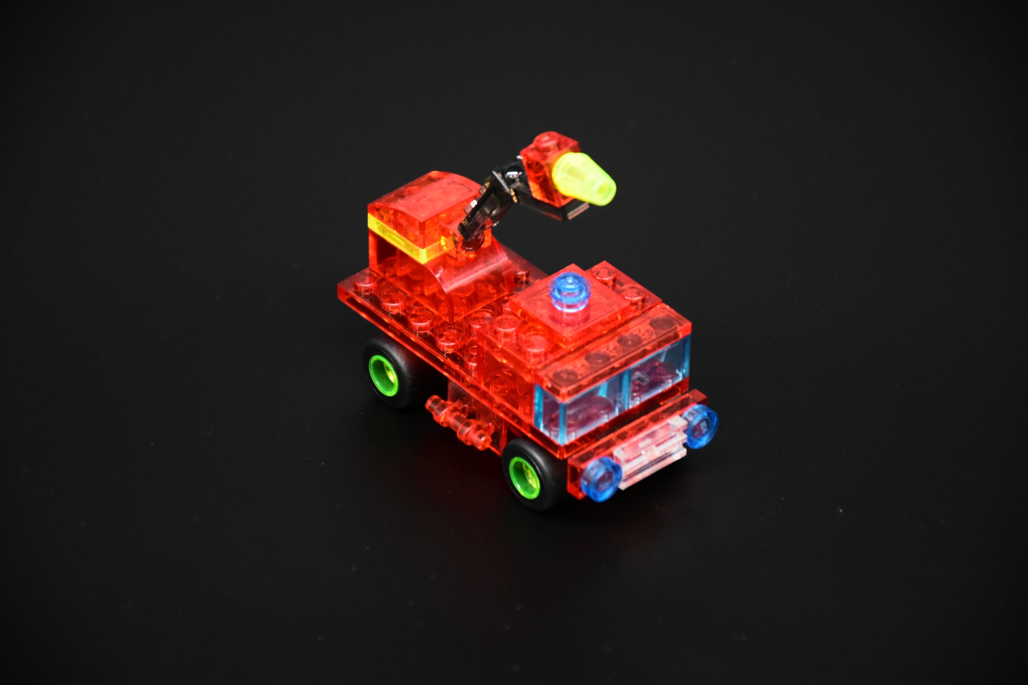 8-in-1 Robot Building Block Set, 8 Mini Toys Transform Into 1 Large Robot Toy (318 Pieces)
